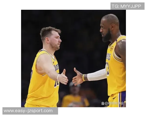 东契奇豪取45分11篮板14助攻三双詹姆斯点赞分享数据海报展现友谊 东契奇豪取45分11篮板14助攻三双詹姆斯点赞分享数据海报展现友谊